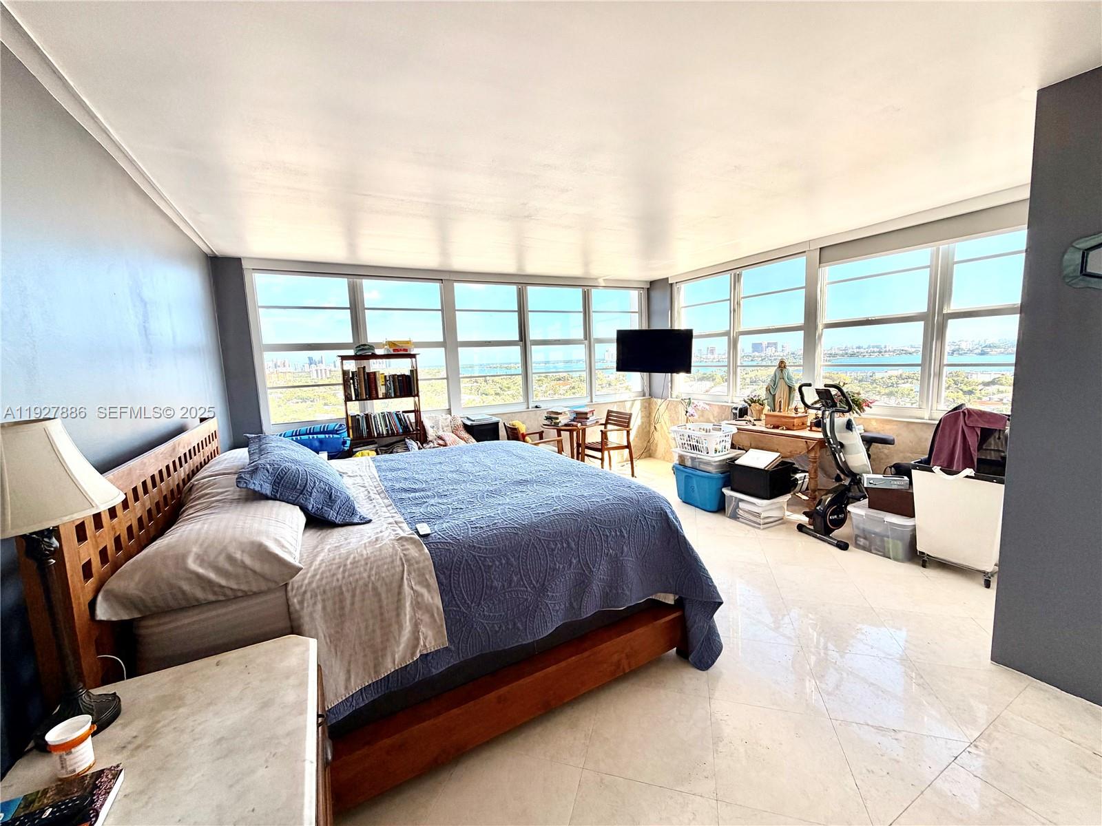 BAYVIEW TOWERS CONDO SOUT - Residential