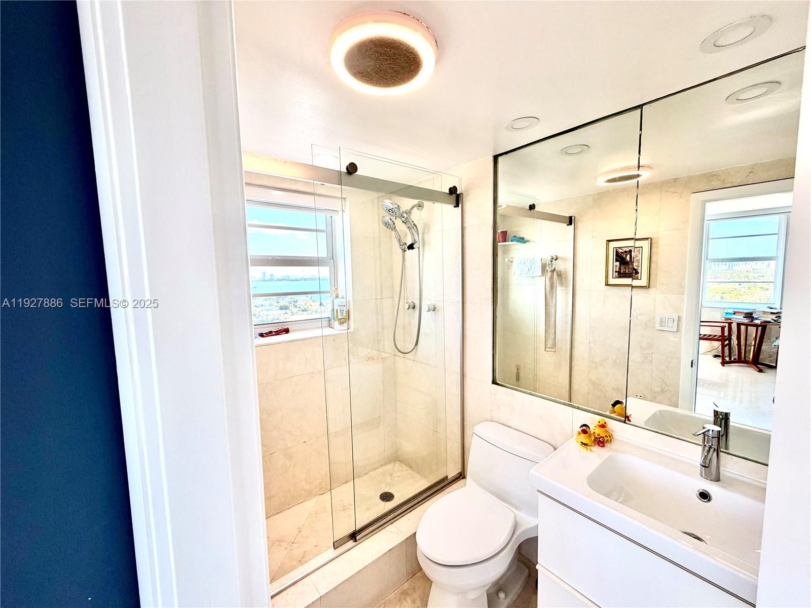 BAYVIEW TOWERS CONDO SOUT - Residential