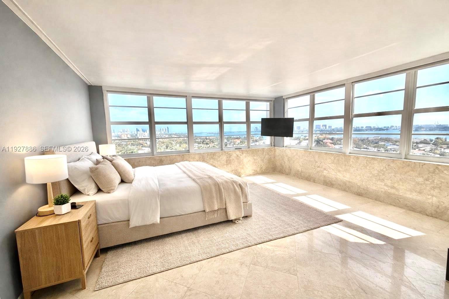 BAYVIEW TOWERS CONDO SOUT - Residential