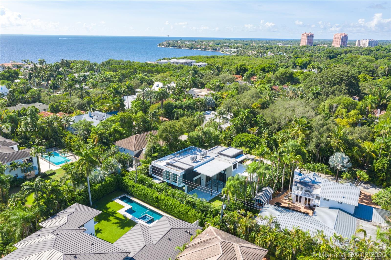 THE MOORINGS - Residential