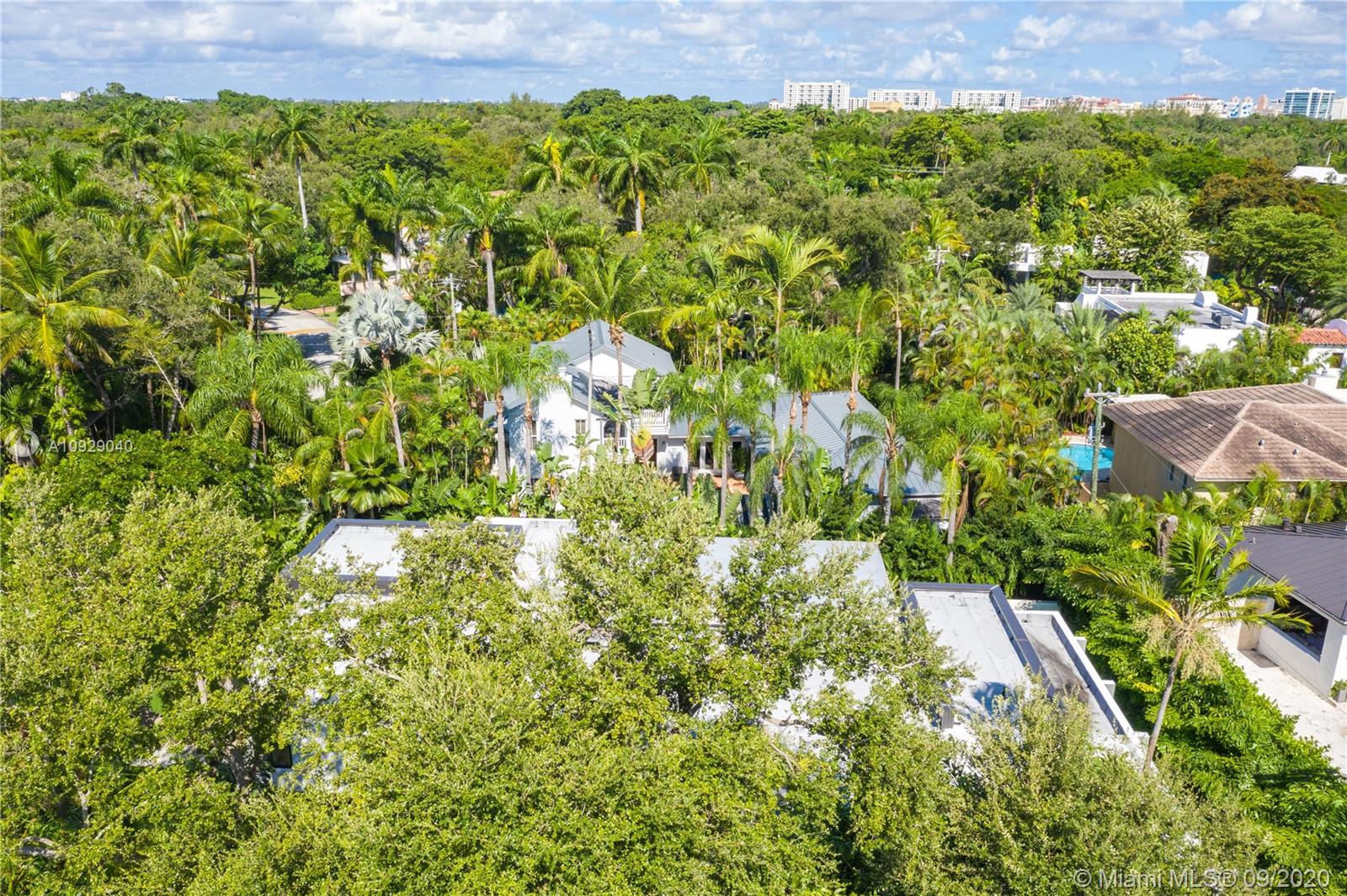 THE MOORINGS - Residential