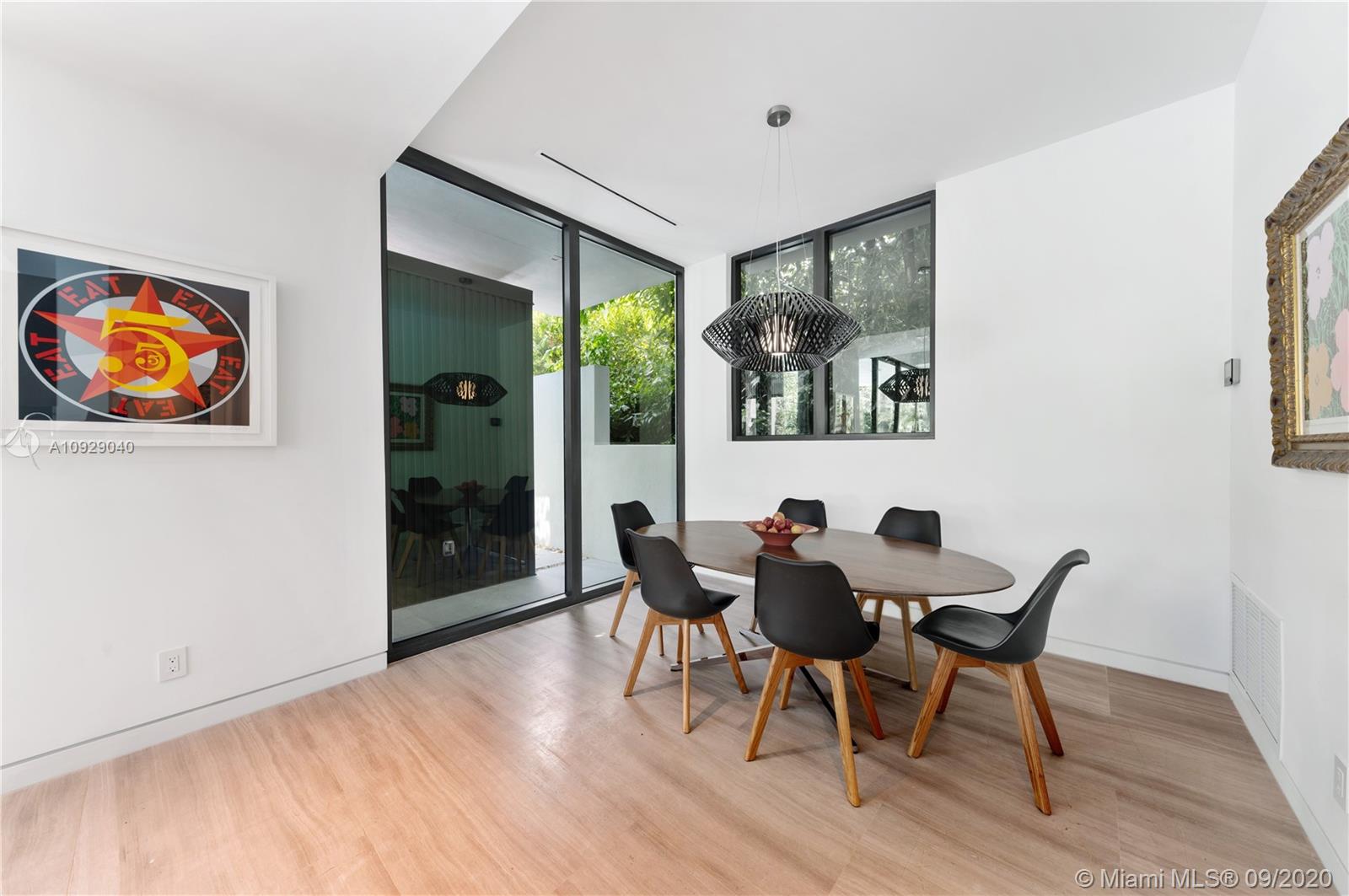 THE MOORINGS - Residential