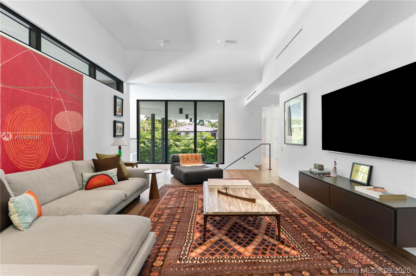 THE MOORINGS - Residential