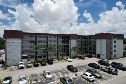 Condominium in Hialeah FL 1325 68th St.jpg