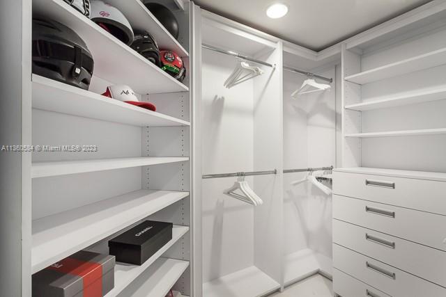 2711 HOLLYWOOD BEACH COND - Residential Lease