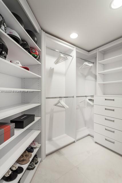 2711 HOLLYWOOD BEACH COND - Residential Lease