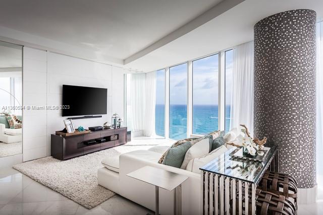 2711 HOLLYWOOD BEACH COND - Residential Lease
