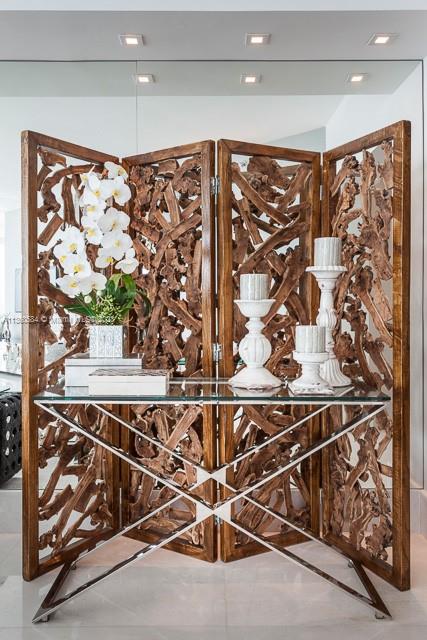 2711 HOLLYWOOD BEACH COND - Residential Lease