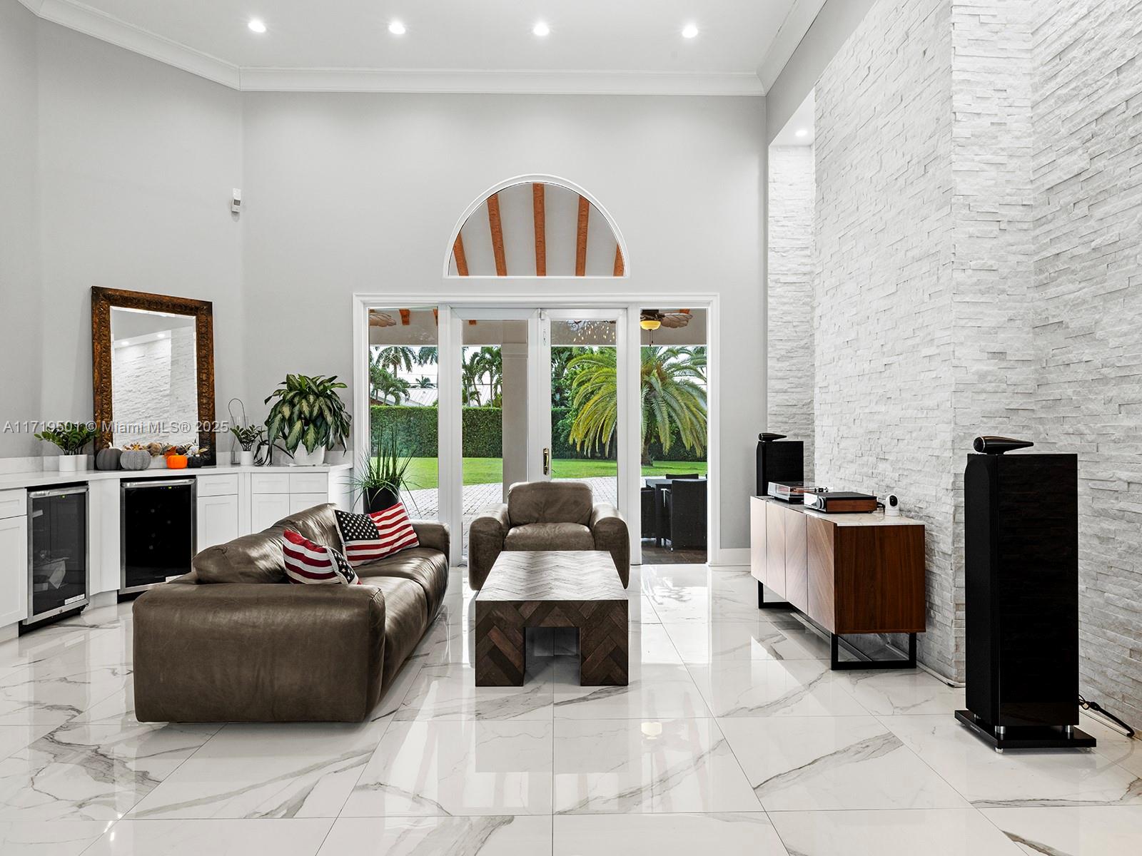 BRUCE-LAURIE SUB - Residential