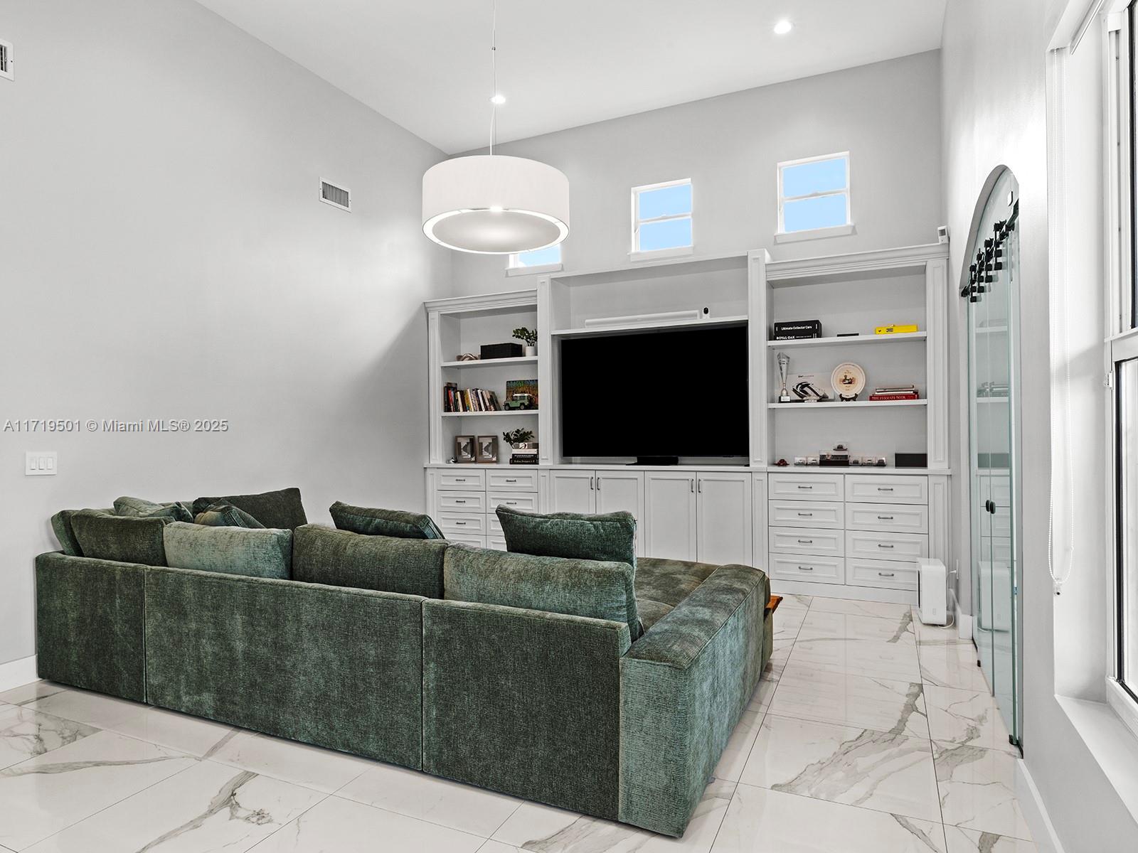 BRUCE-LAURIE SUB - Residential