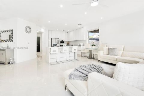 Tiny photo for 16621 SW 58th Ter, Miami, FL 33193 (MLS # A12006021)