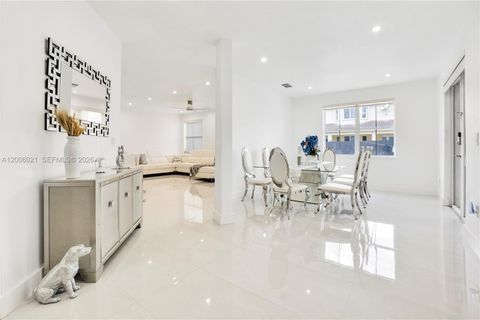 Tiny photo for 16621 SW 58th Ter, Miami, FL 33193 (MLS # A12006021)