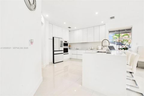 Tiny photo for 16621 SW 58th Ter, Miami, FL 33193 (MLS # A12006021)