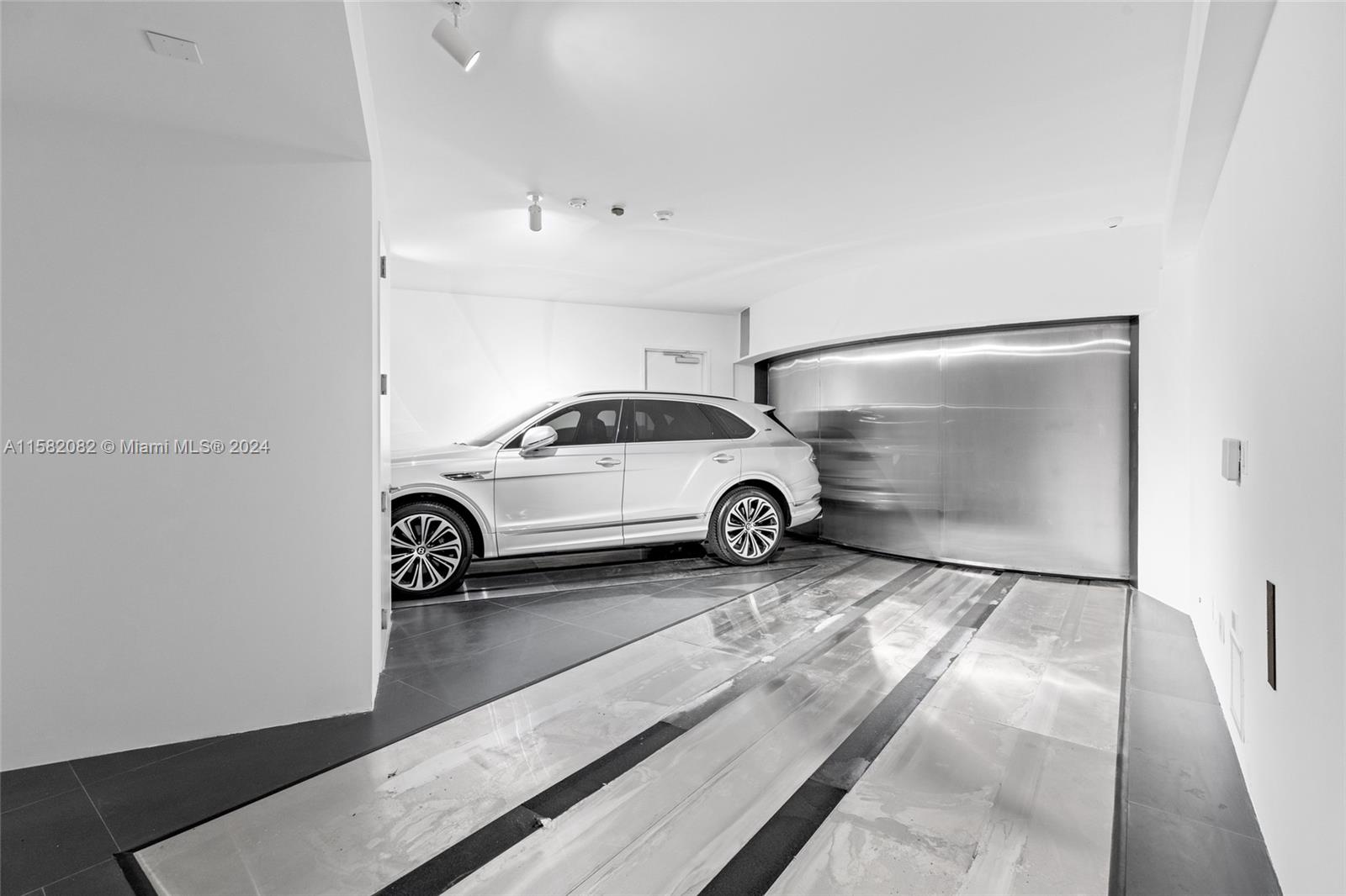 Porsche Design Tower - Residential