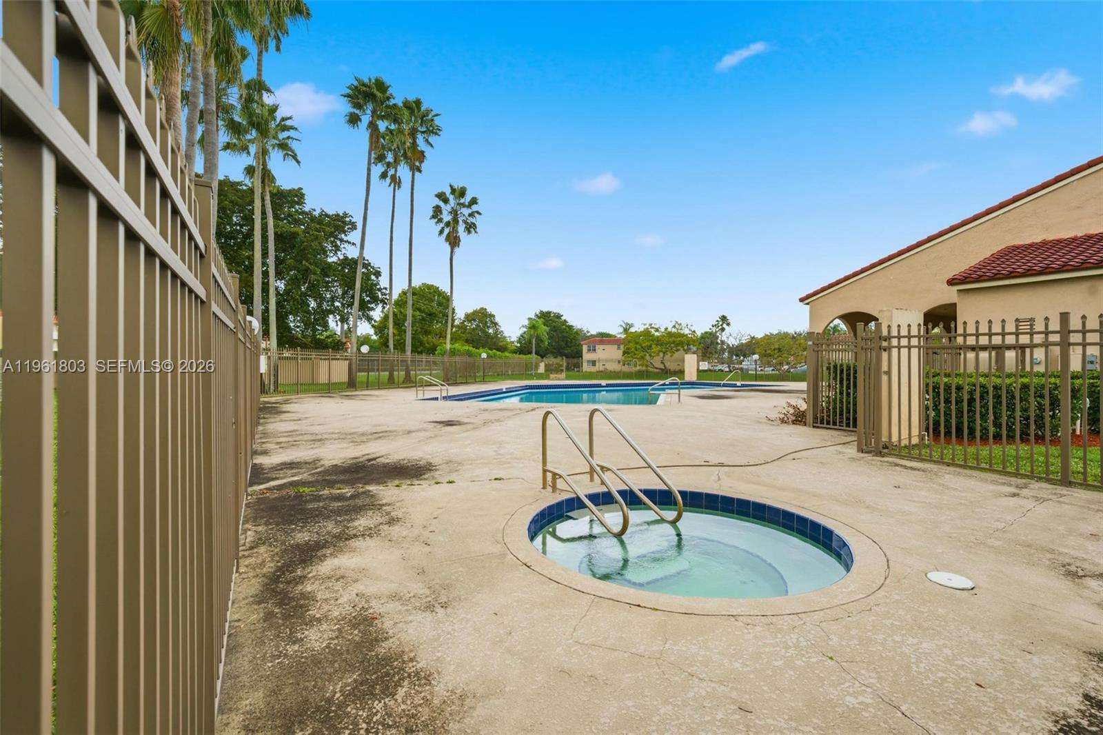 WINDMILL LAKES II CONDO - Residential