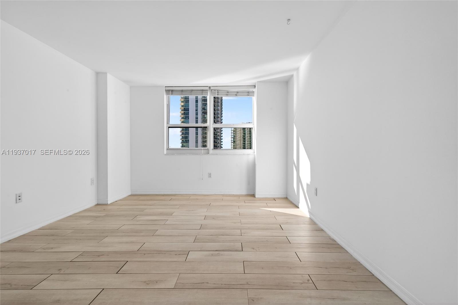 THE MARK ON BRICKELL COND - Residential