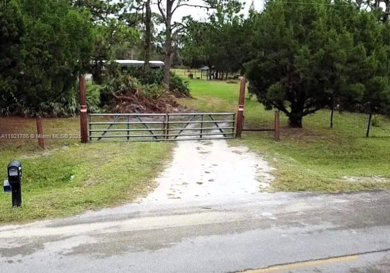 COUNTRY HILLS ESTATES - Residential