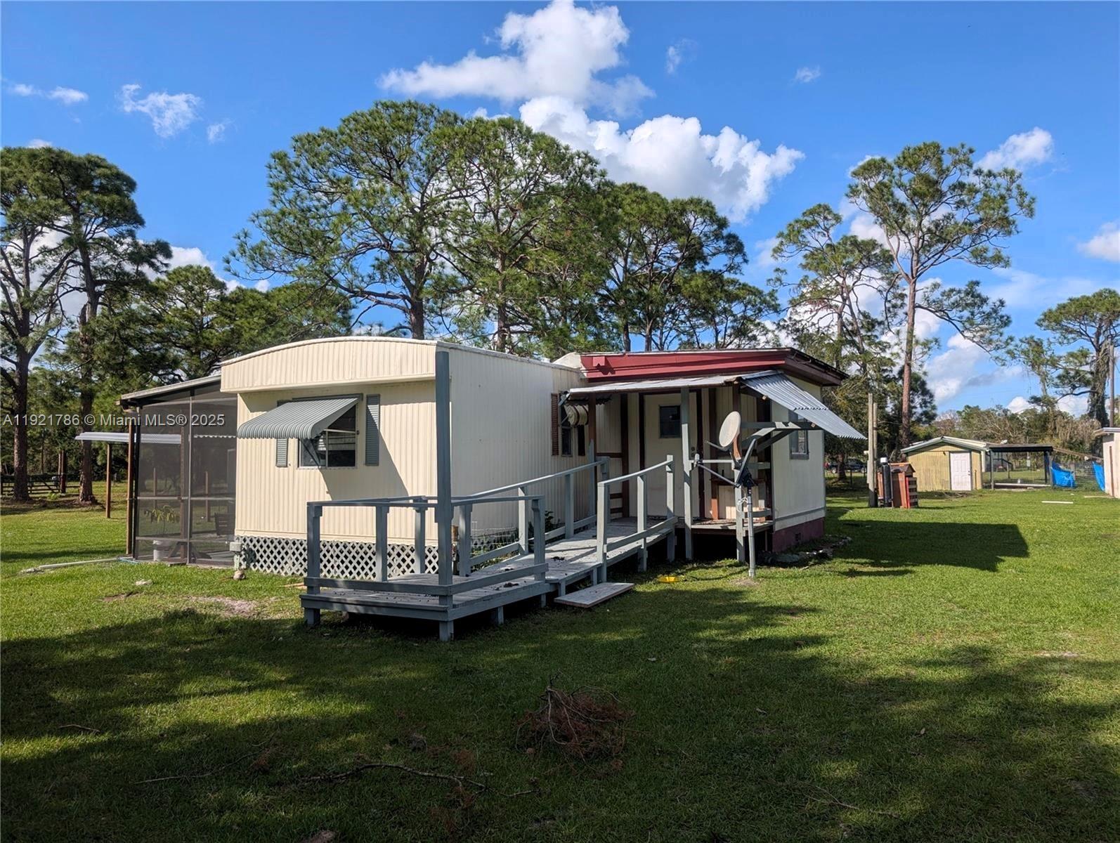 COUNTRY HILLS ESTATES - Residential