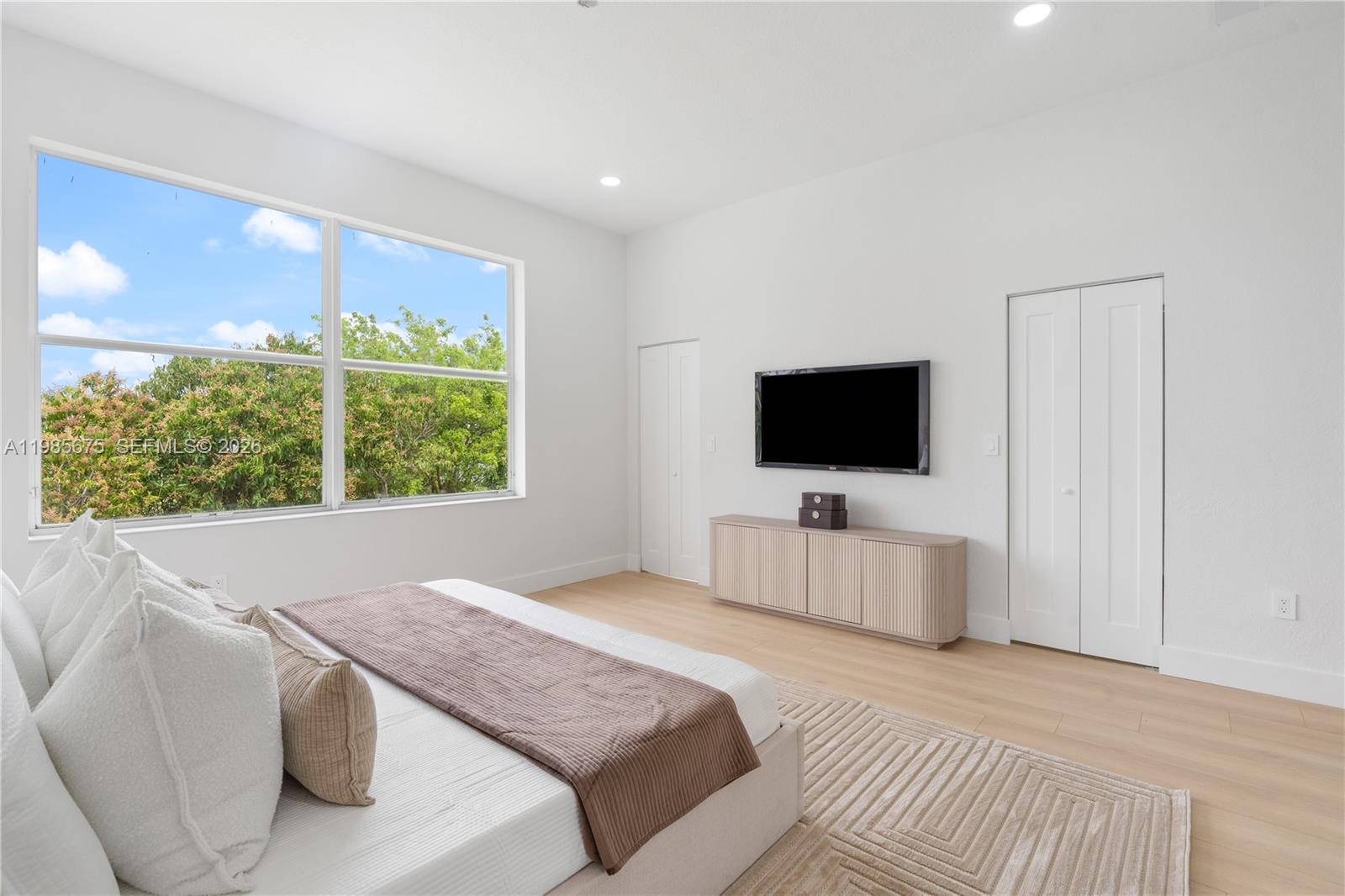 OLYMPIA 2 - Residential Lease