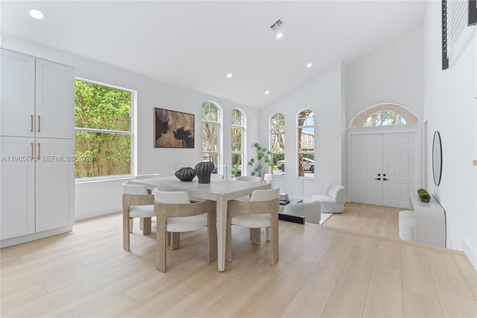 OLYMPIA 2 - Residential Lease