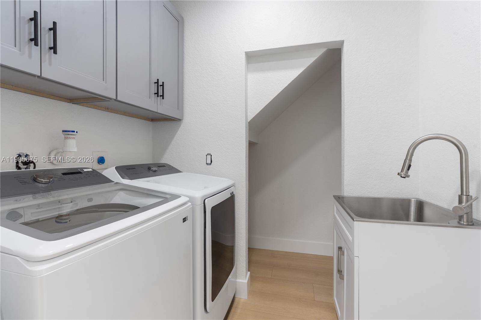 OLYMPIA 2 - Residential Lease