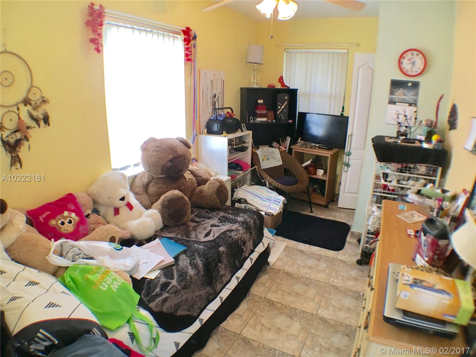 Hollywood Little Ranches - Residential