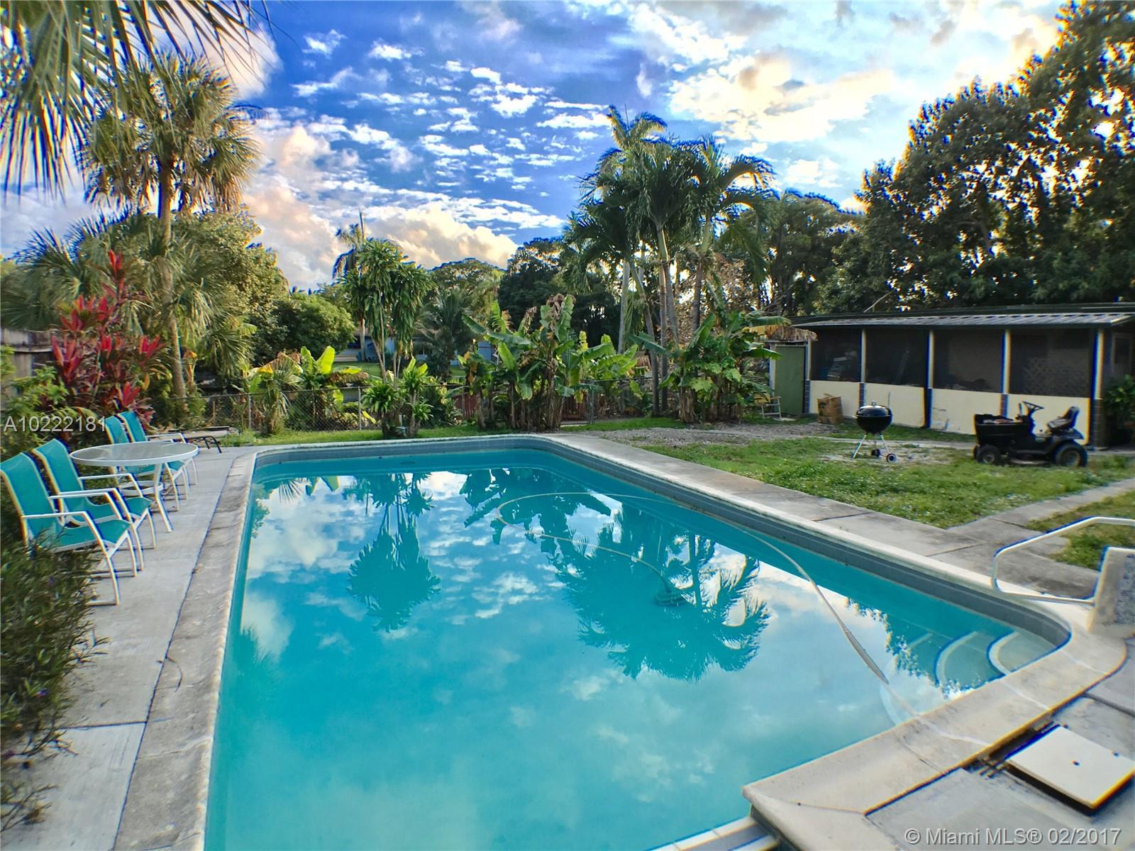 Hollywood Little Ranches - Residential