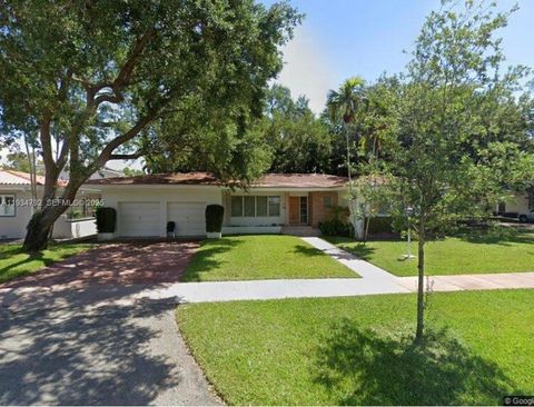 Photo of 6011 Leonardo St, Coral Gables, FL 33146 (MLS # A11934792)