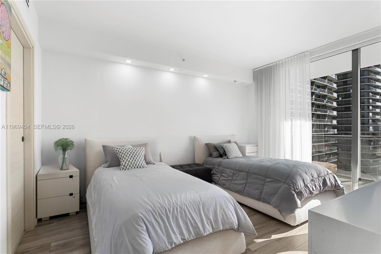 801 SMA RESIDENCES CONDO - Residential Lease