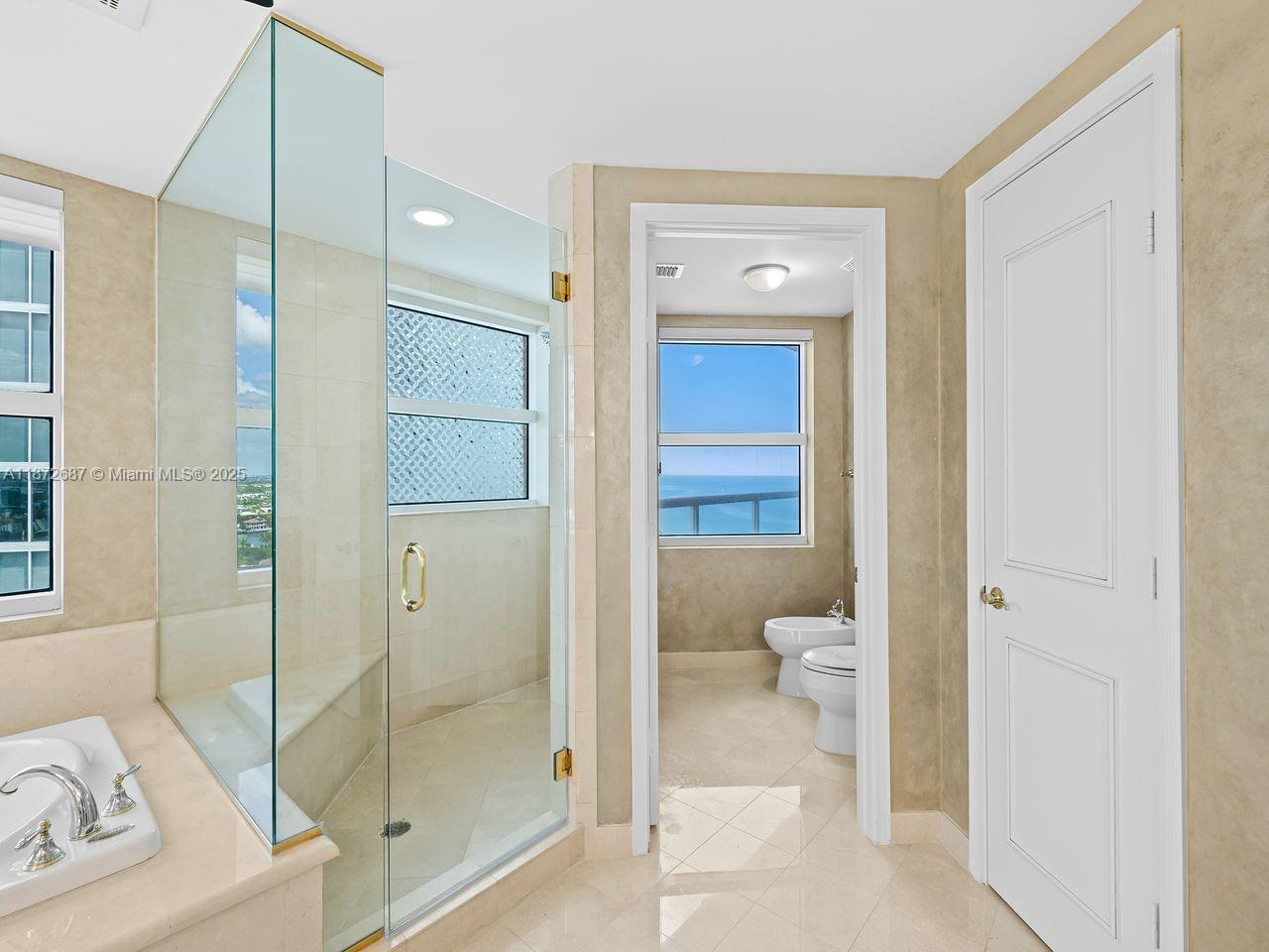 PALMS TOWER TWO CONDO - Residential