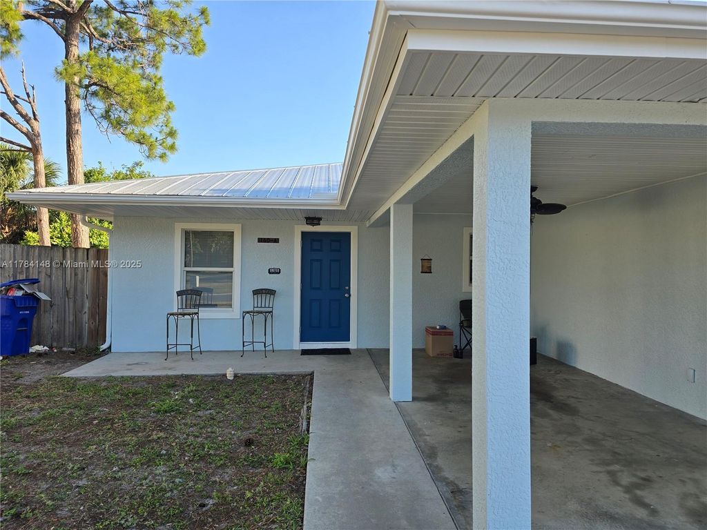 Photo of 160 Empress Ave, Sebastian, FL 32958 (MLS # A11784148)