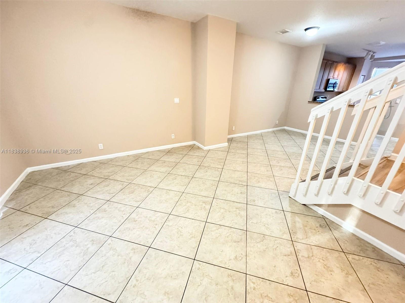 1755 NE 6th St 1208