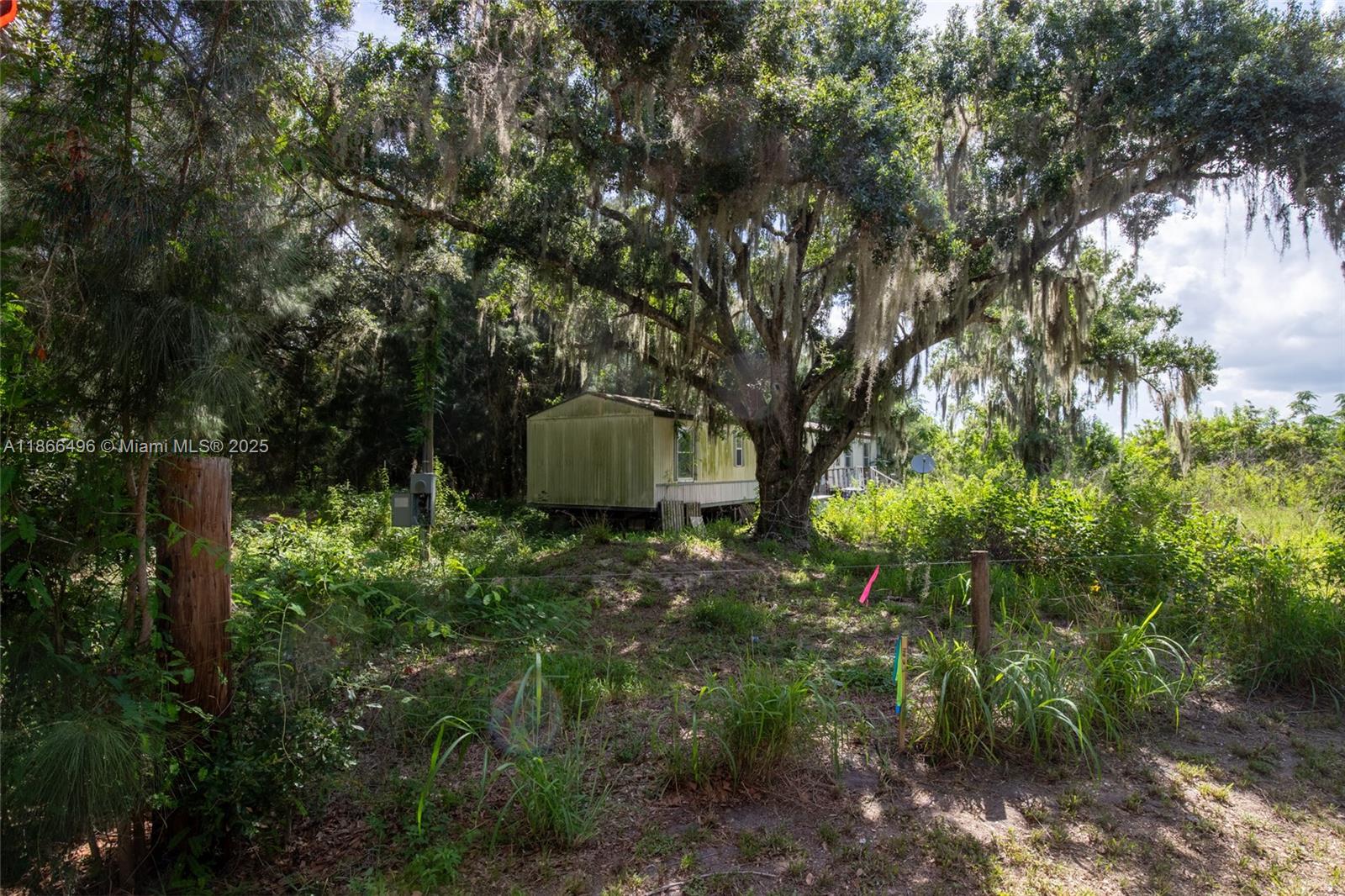Rural Tracts of Lorida - Residential