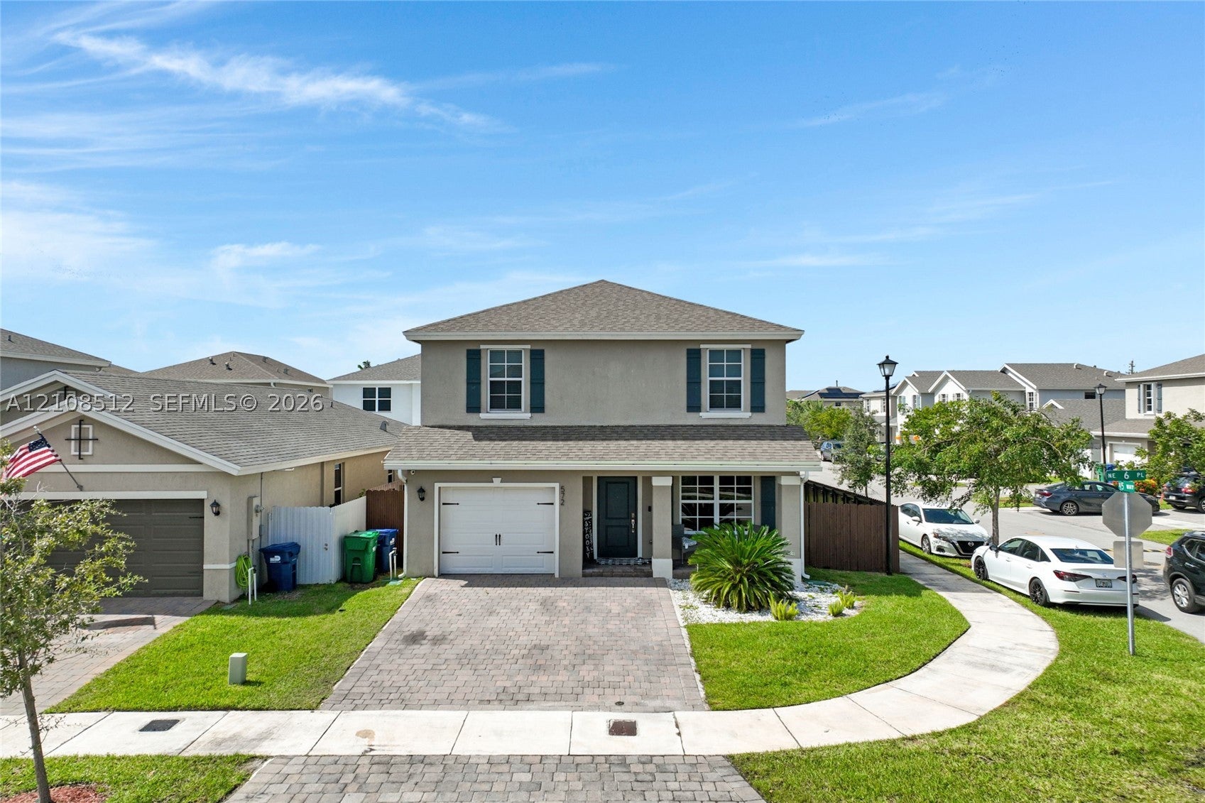 572 NE 6th Pl