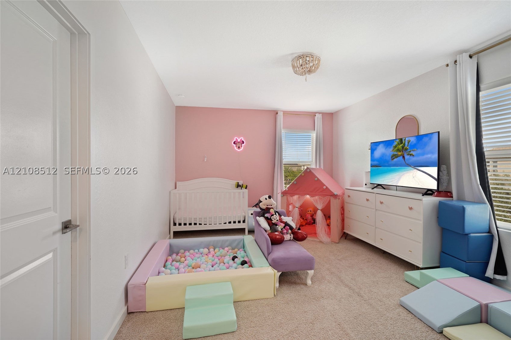 572 NE 6th Pl
