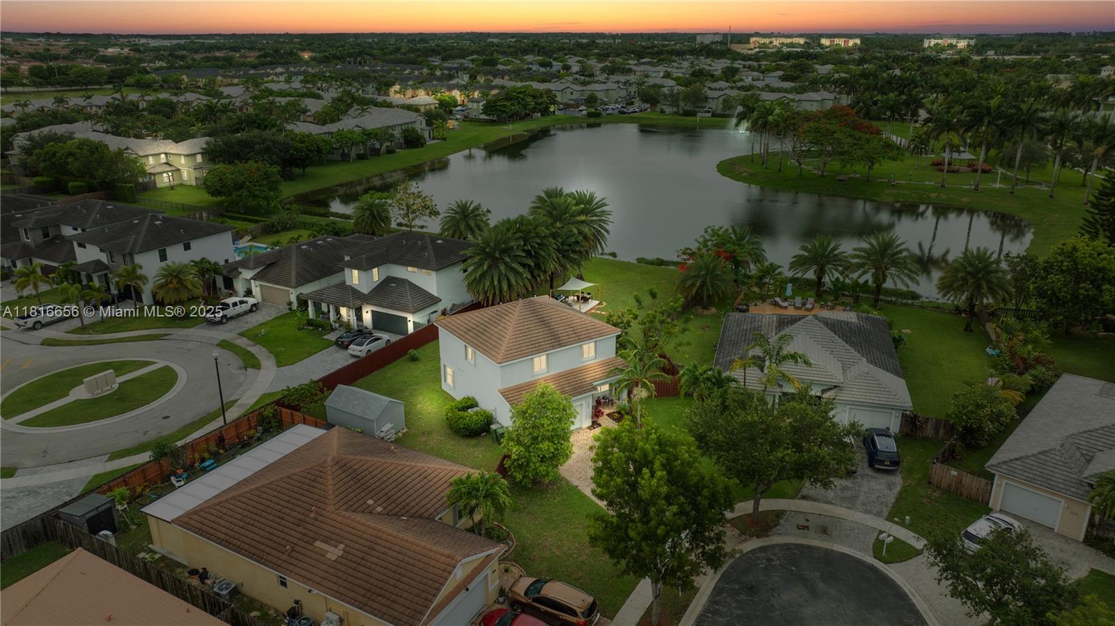 402 Se 30th Ter, Homestead, Miami-Dade County, Florida - 4 Bedrooms  
3 Bathrooms - 