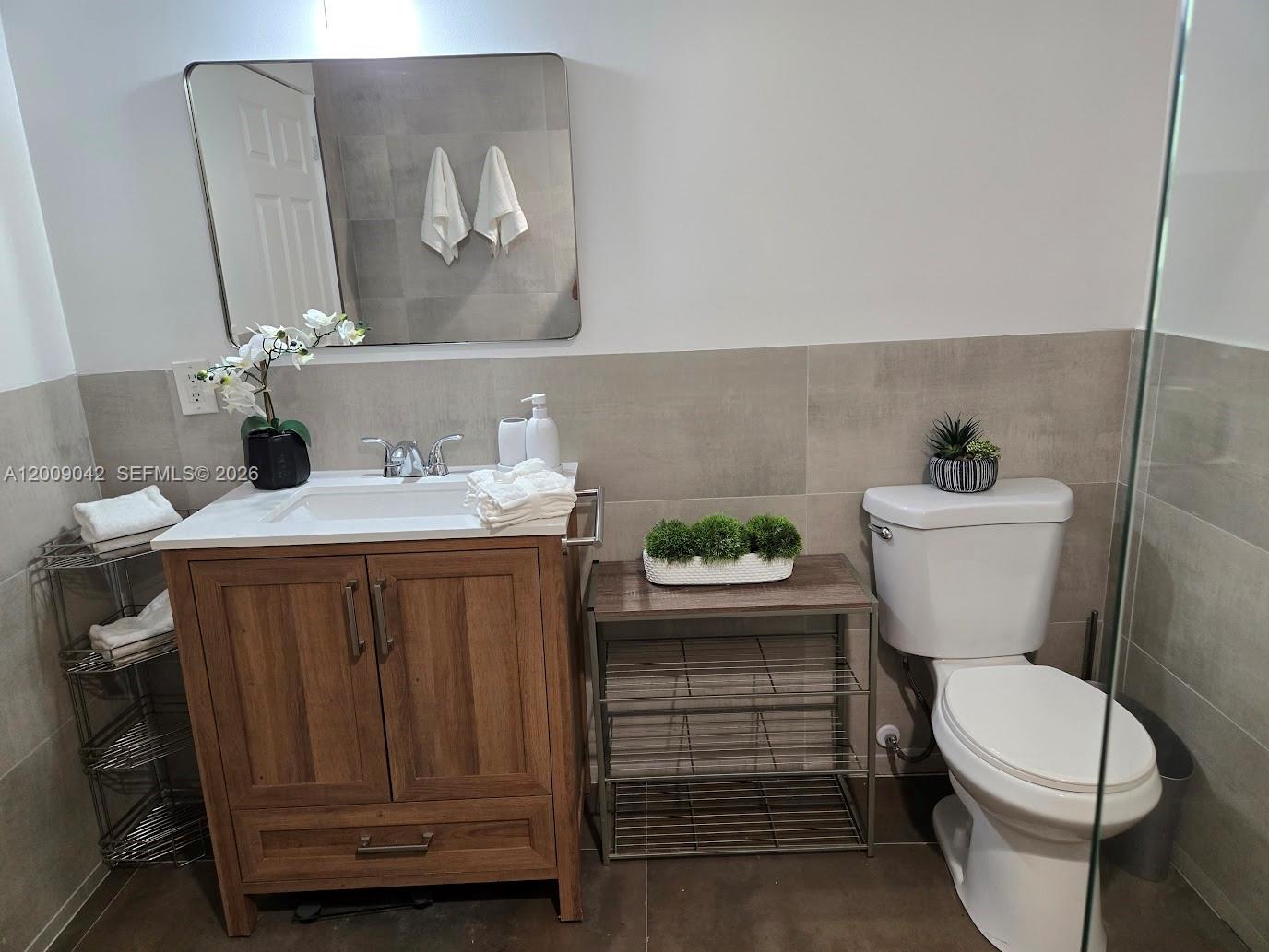 MERIDIAN DECO CONDO - Residential