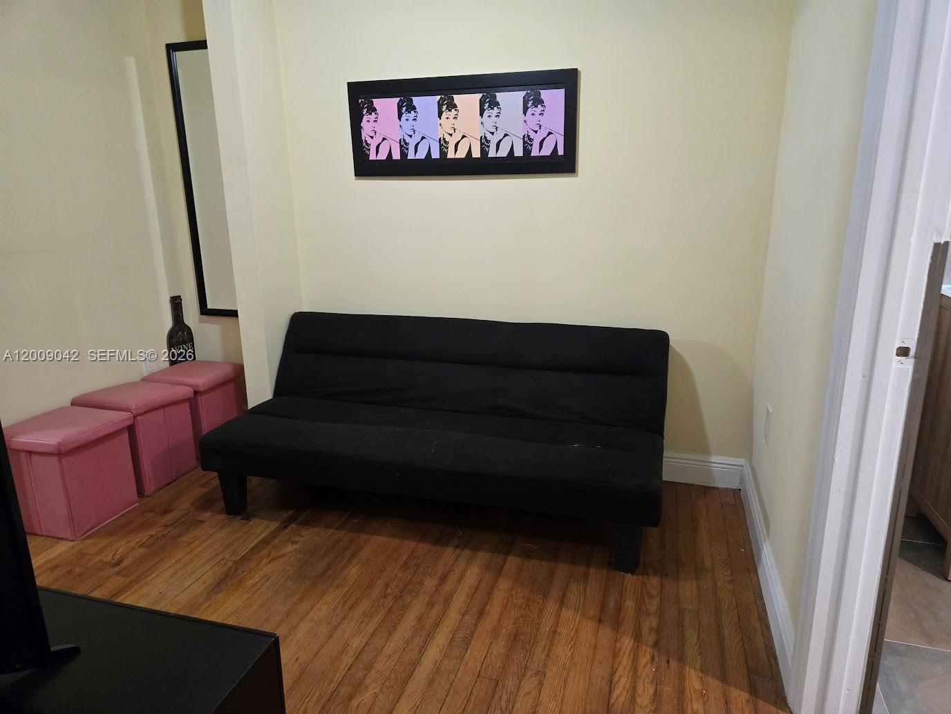 MERIDIAN DECO CONDO - Residential