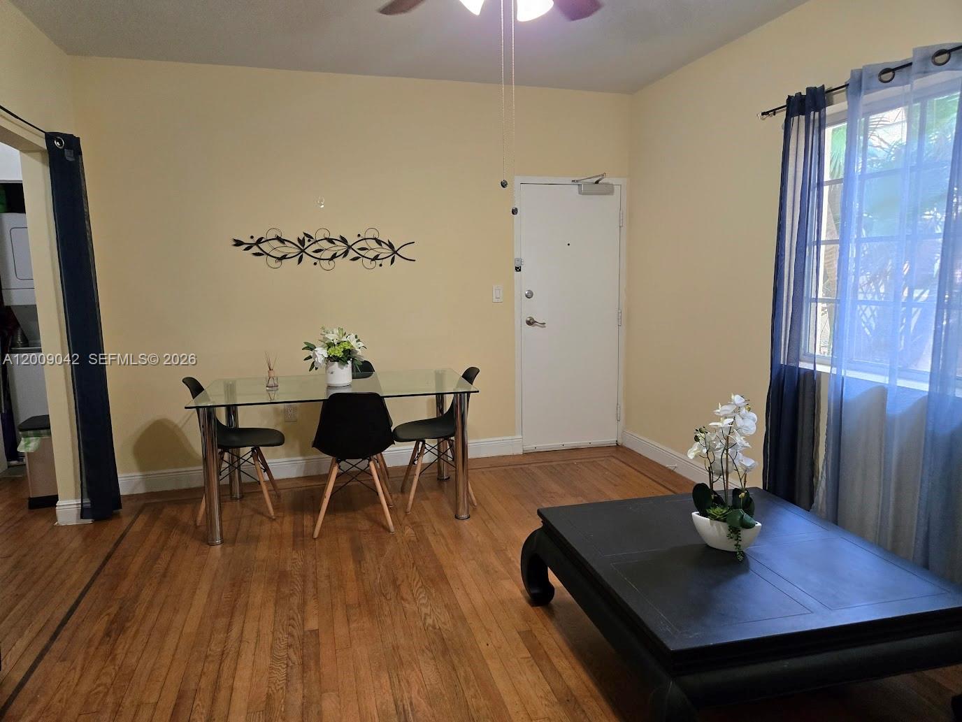 MERIDIAN DECO CONDO - Residential