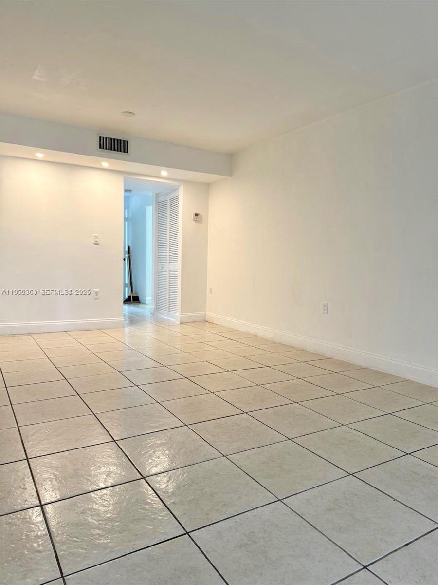 SPRINGCREST CONDO - Residential Lease