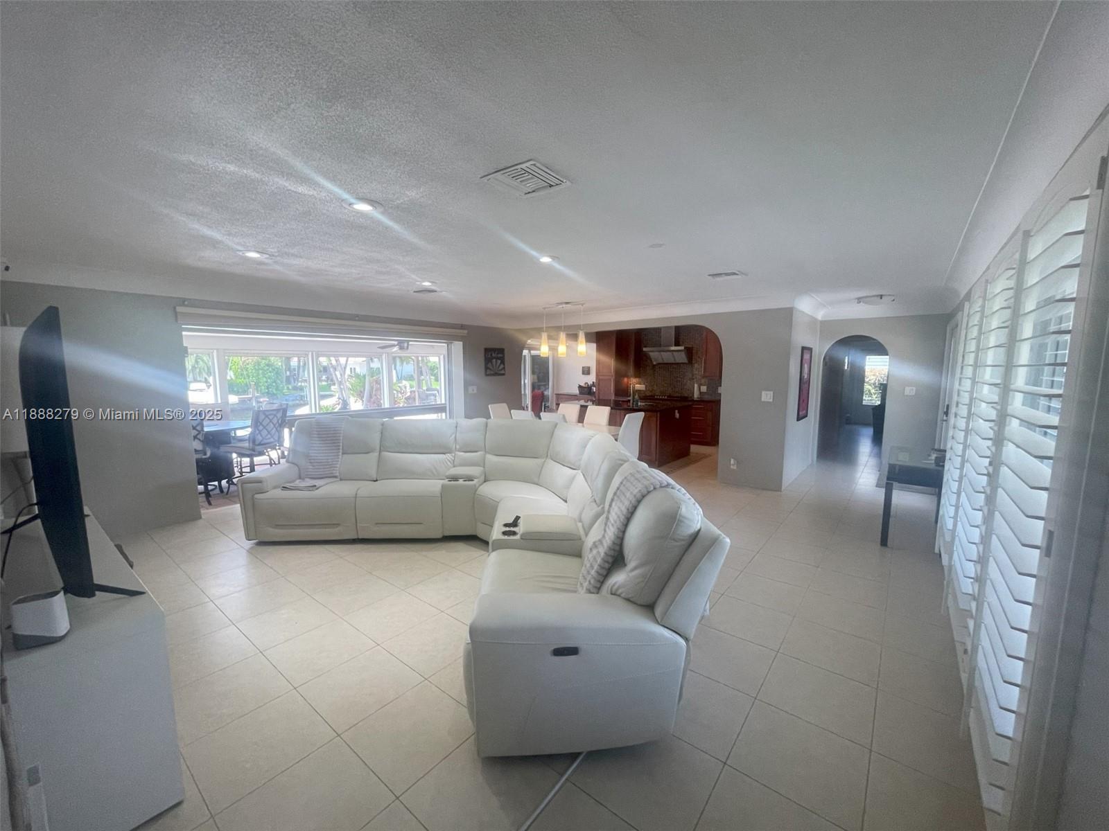 HARBOR VILLAGE SEC - Residential