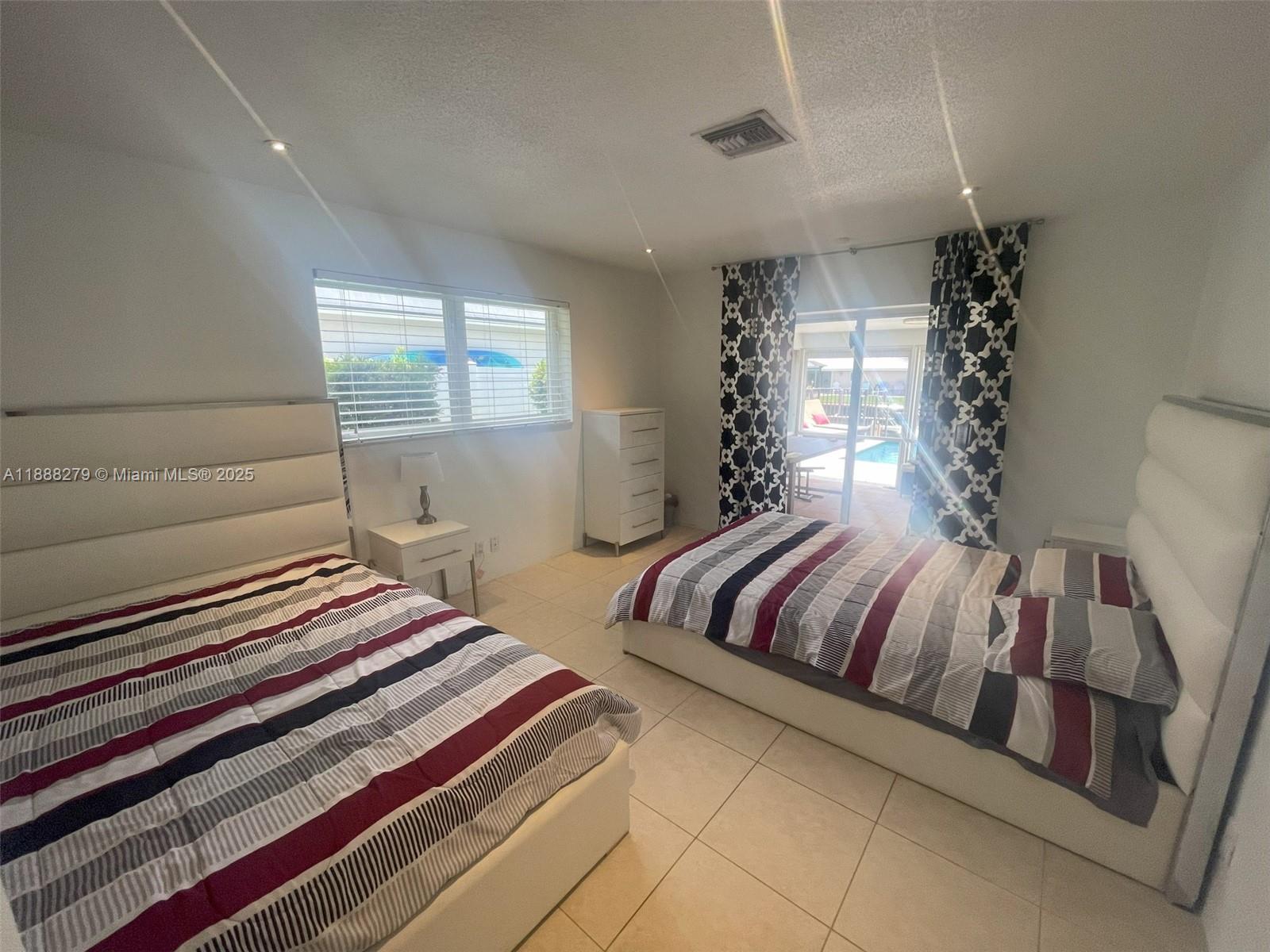 HARBOR VILLAGE SEC - Residential