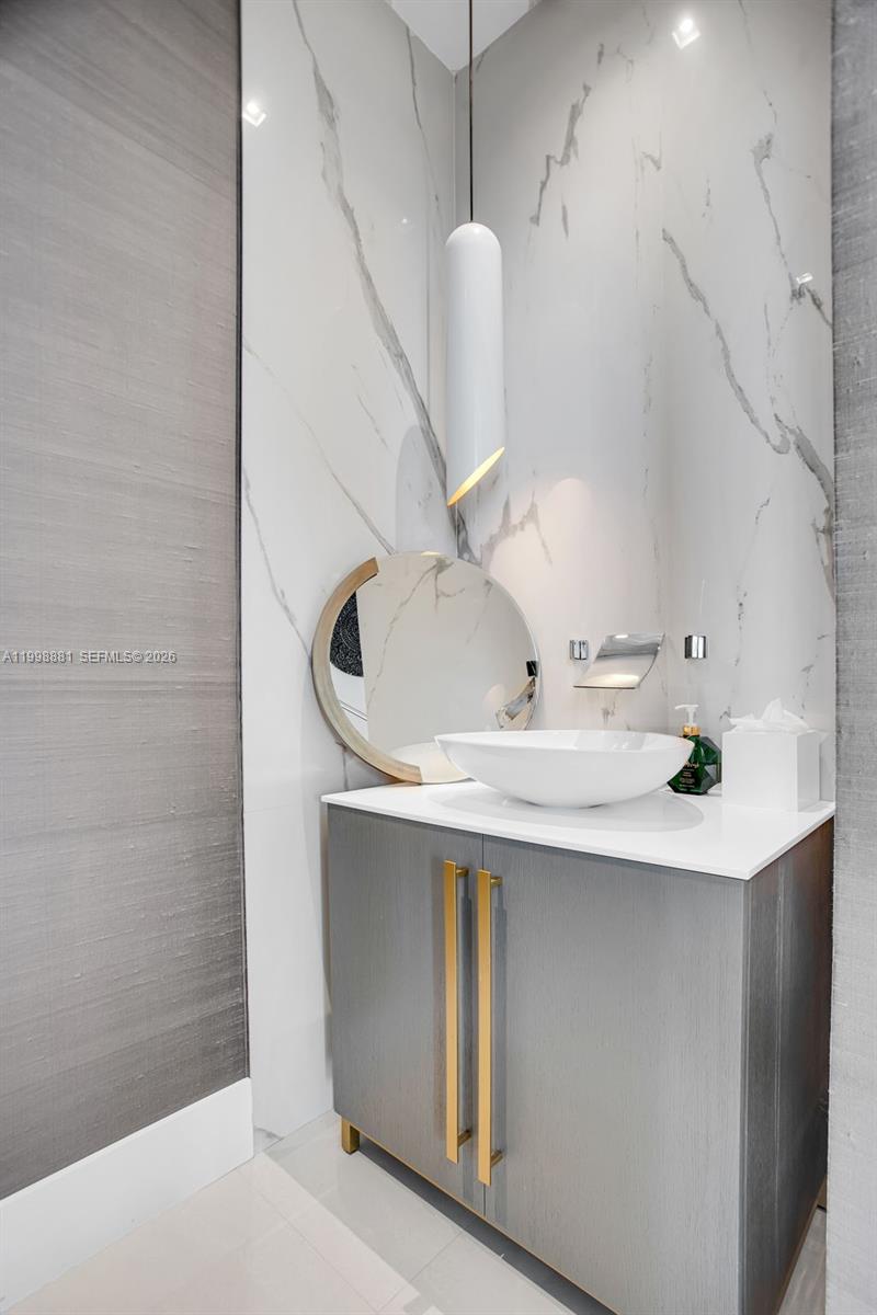 FOUR MIDTOWN - Residential