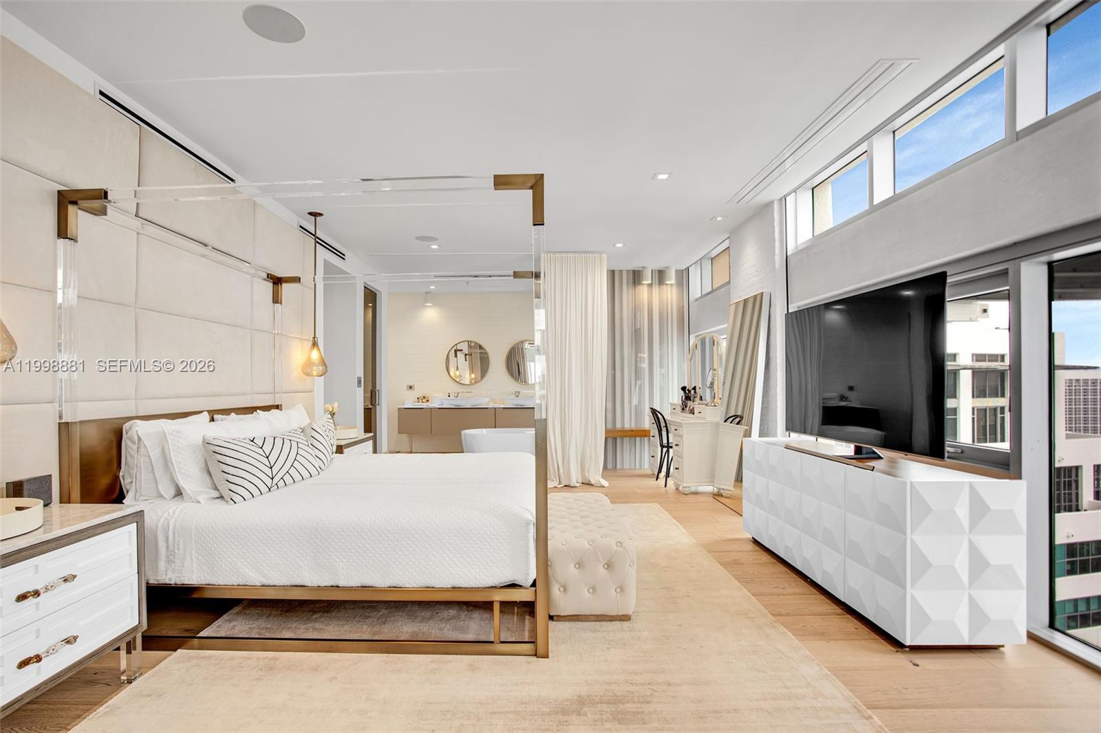 FOUR MIDTOWN - Residential