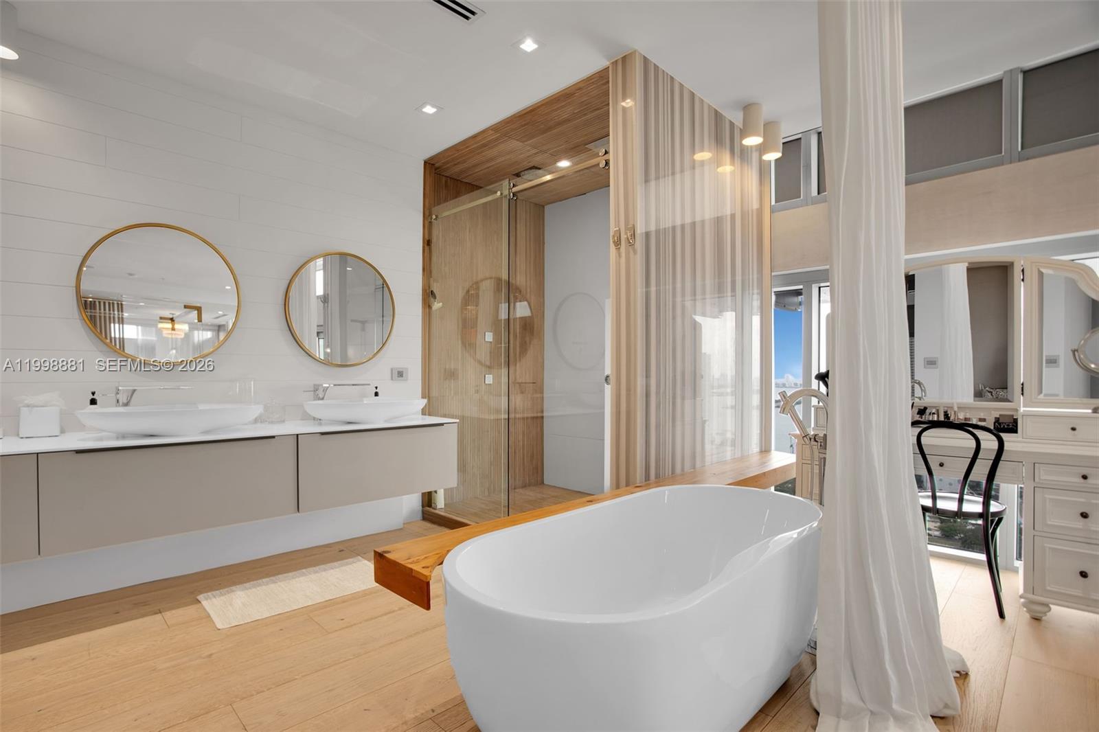 FOUR MIDTOWN - Residential