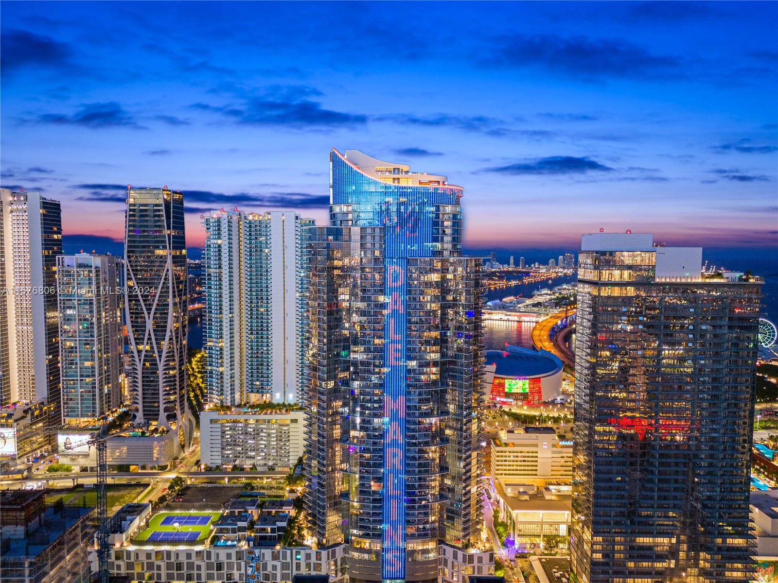 PARAMOUNT MIAMI WORLDCENT - Residential Lease