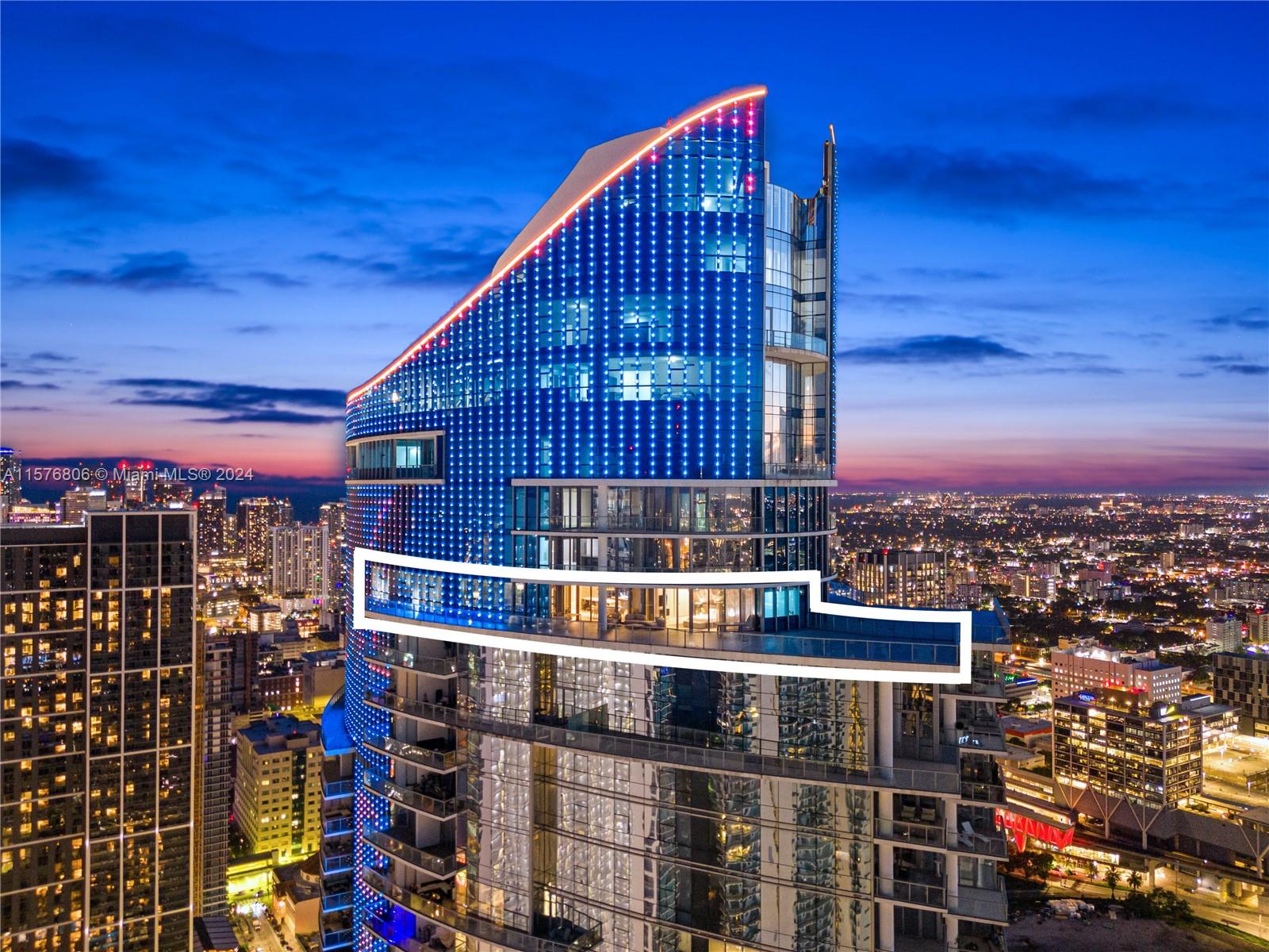 PARAMOUNT MIAMI WORLDCENT - Residential Lease