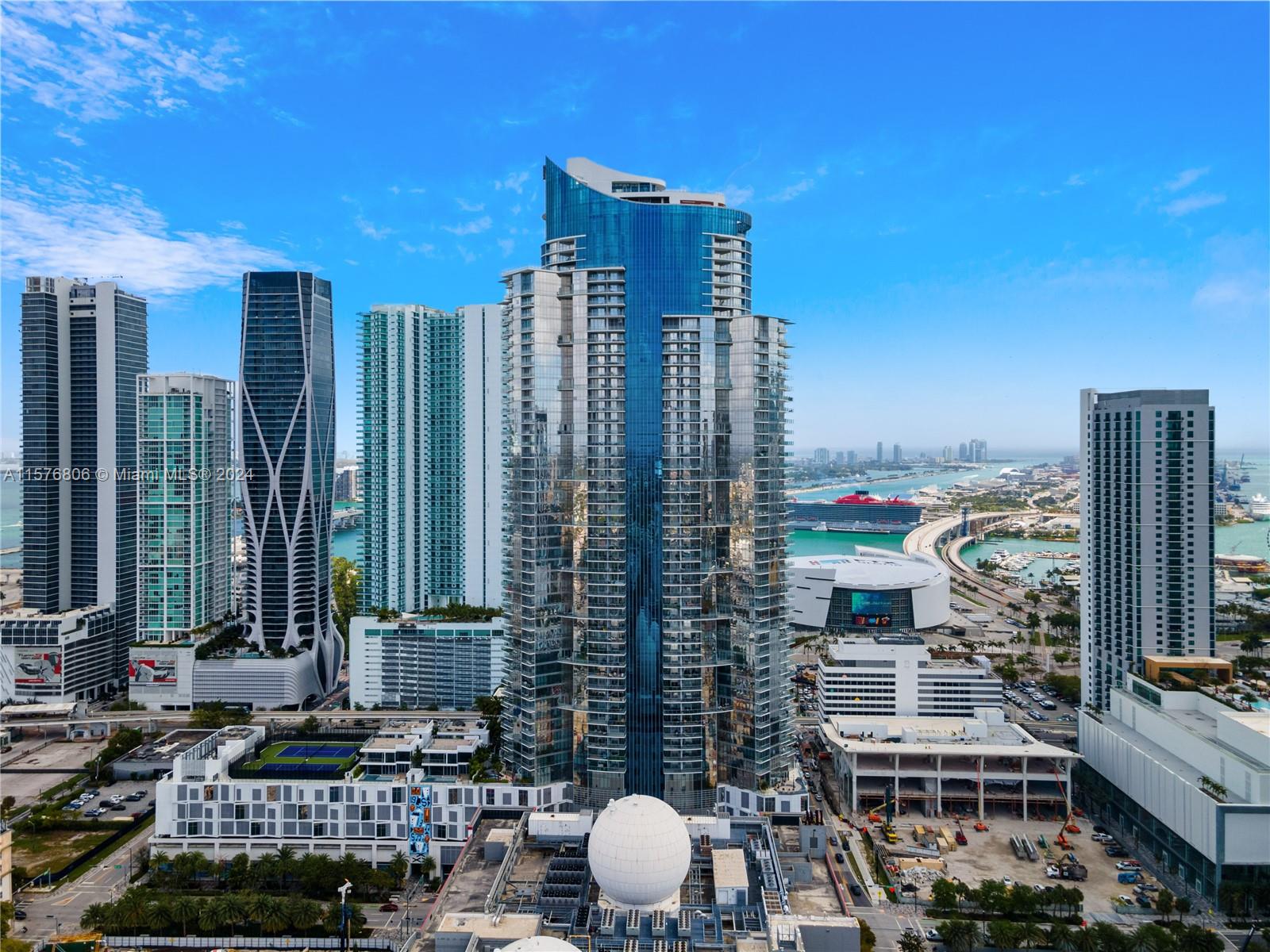 PARAMOUNT MIAMI WORLDCENT - Residential Lease