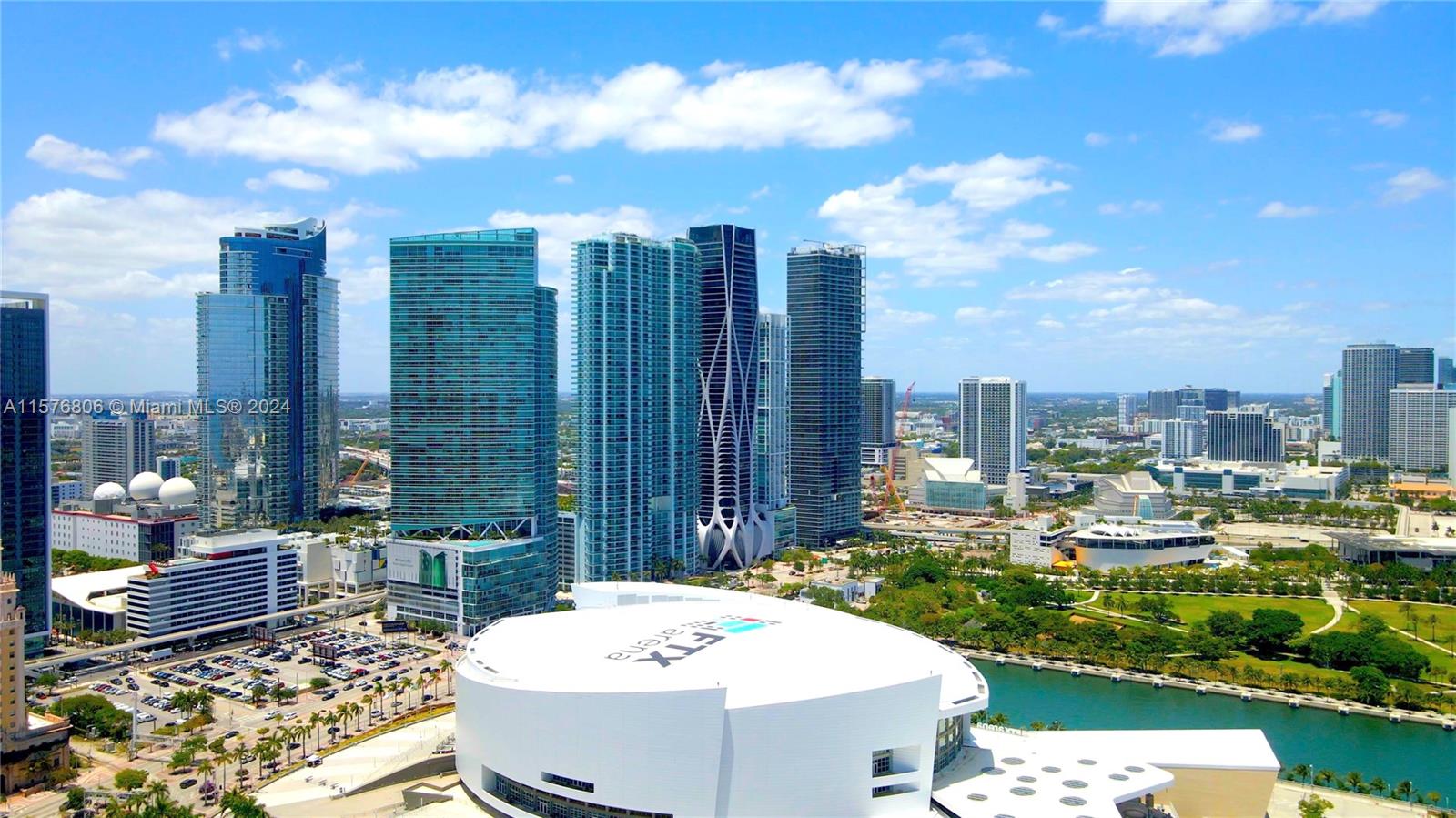 PARAMOUNT MIAMI WORLDCENT - Residential Lease