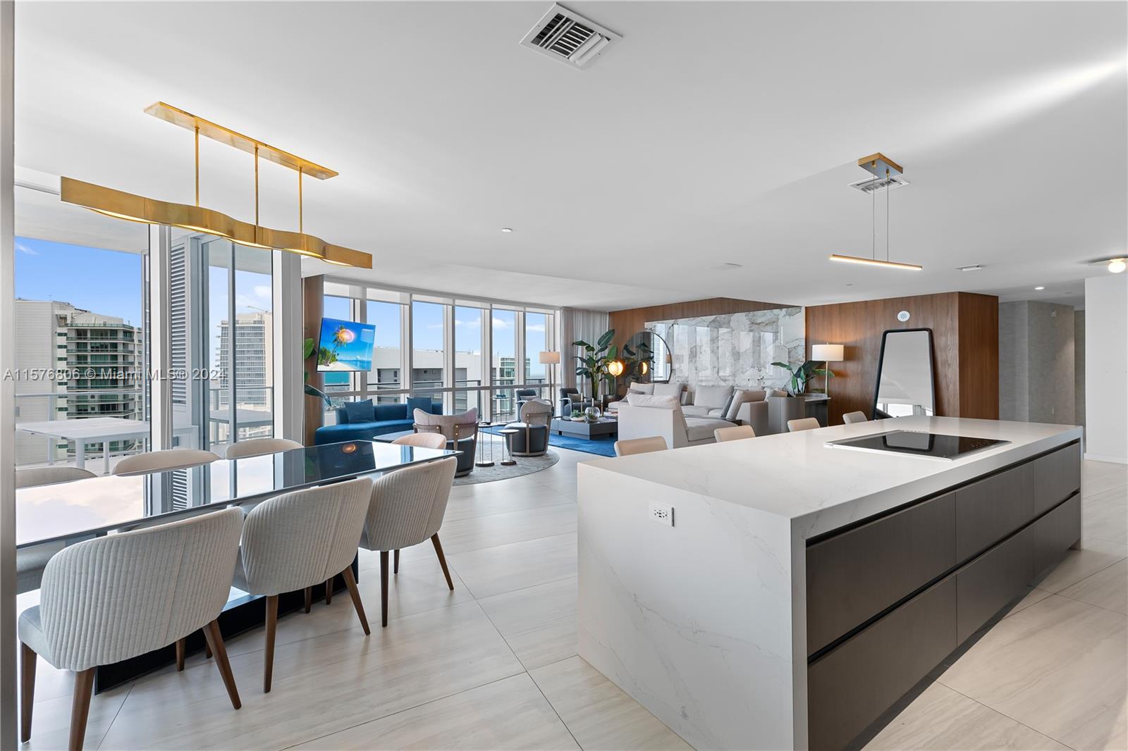 PARAMOUNT MIAMI WORLDCENT - Residential Lease